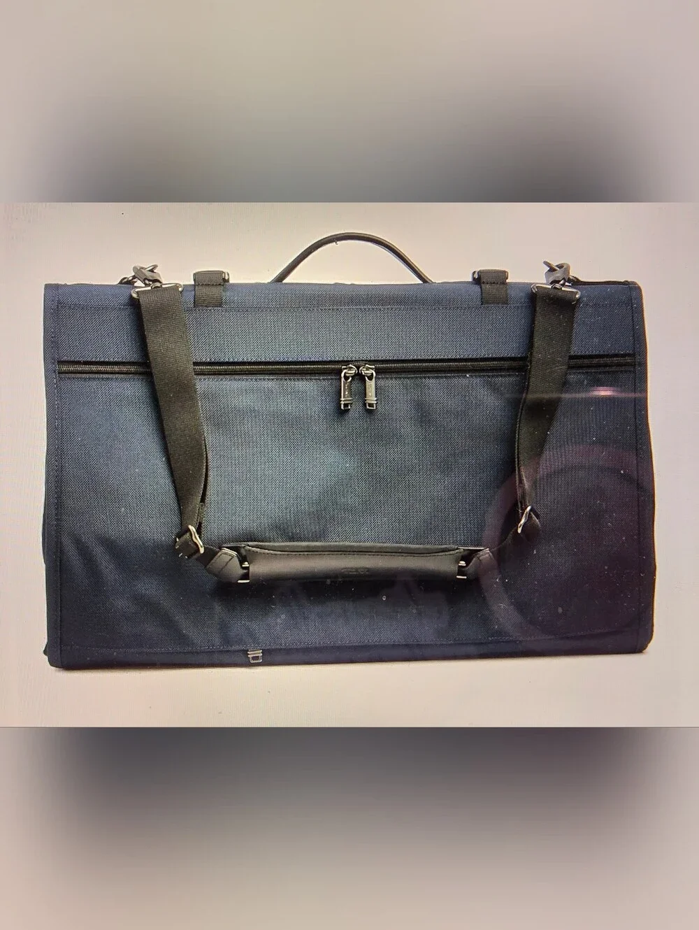 Tumi nwot trifold